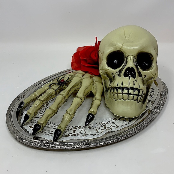unbranded Other - Halloween PROP Skull 💀 & creepy hand on platter